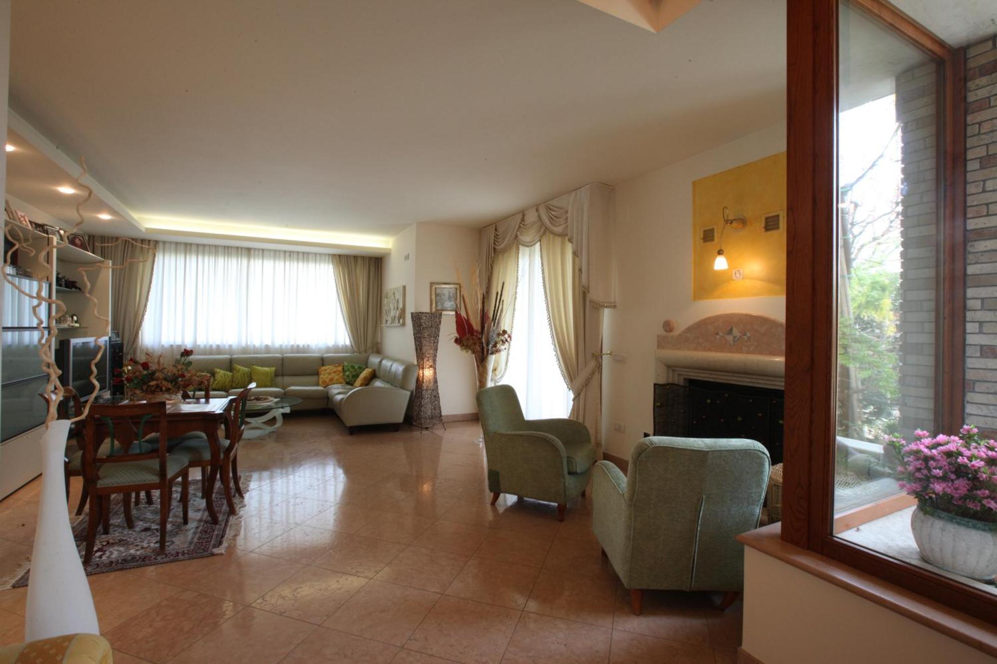 Villa Gioia Rooms Montegranaro Esterno foto