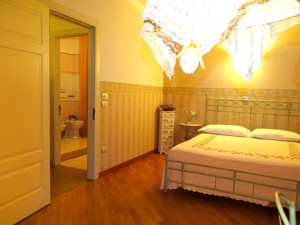 Villa Gioia Rooms Montegranaro Camera foto
