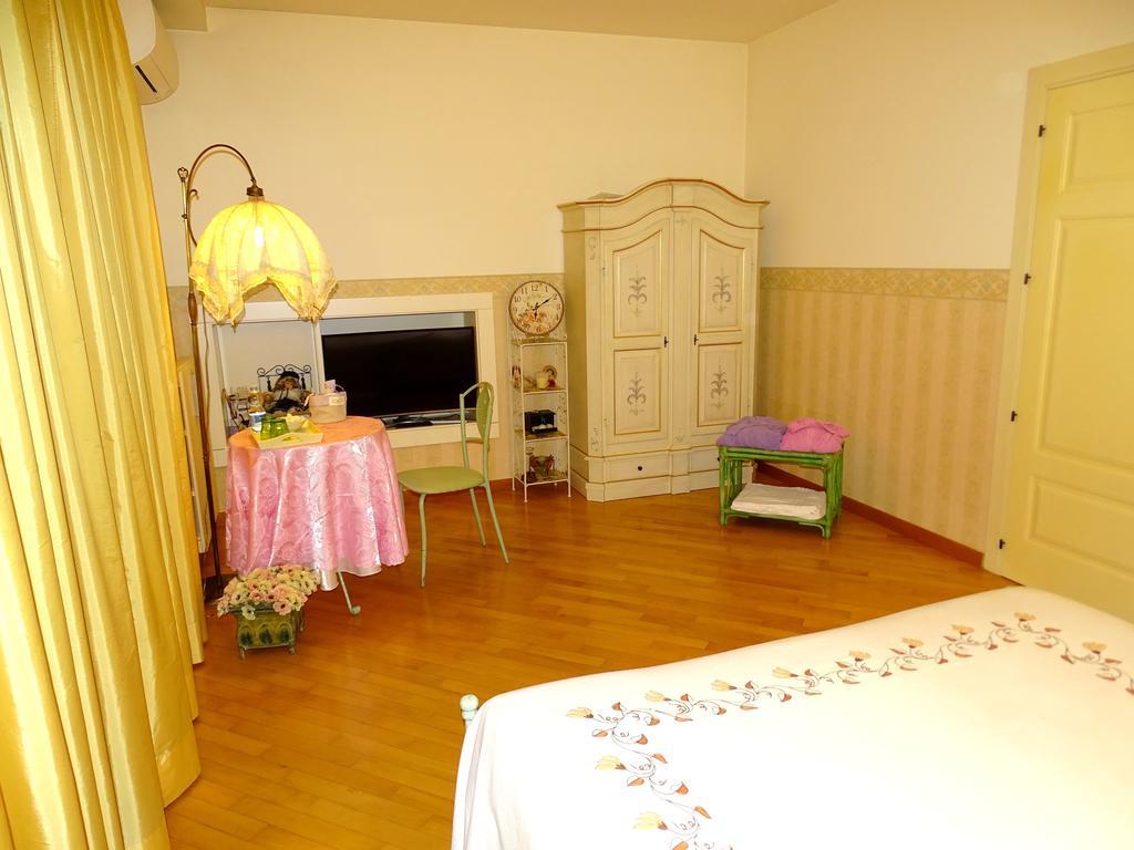Villa Gioia Rooms Montegranaro Camera foto