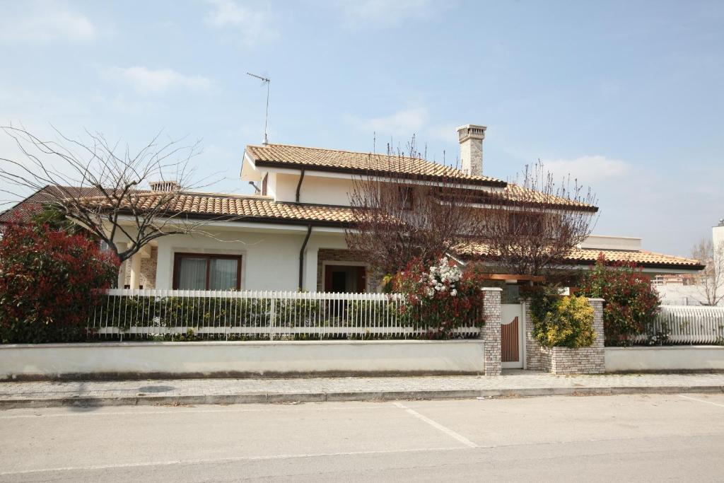 Villa Gioia Rooms Montegranaro Esterno foto