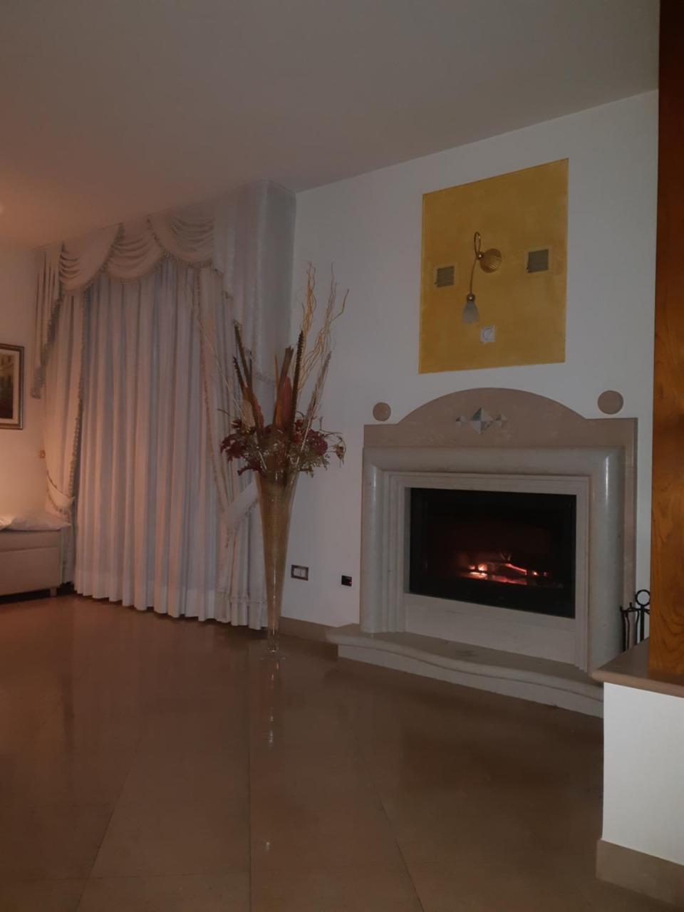 Villa Gioia Rooms Montegranaro Esterno foto
